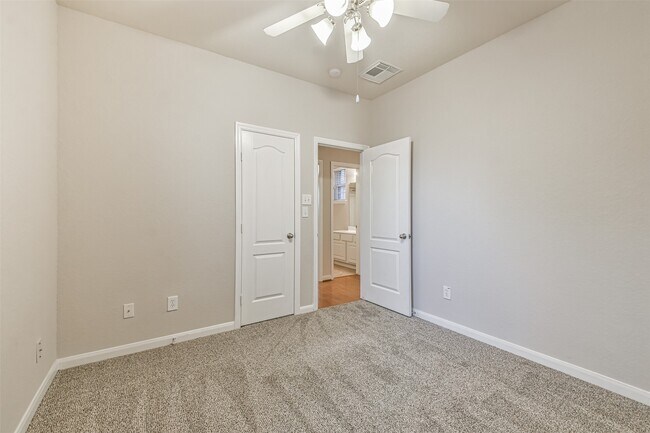 Building Photo - 9506 Gramond Hall Ct
