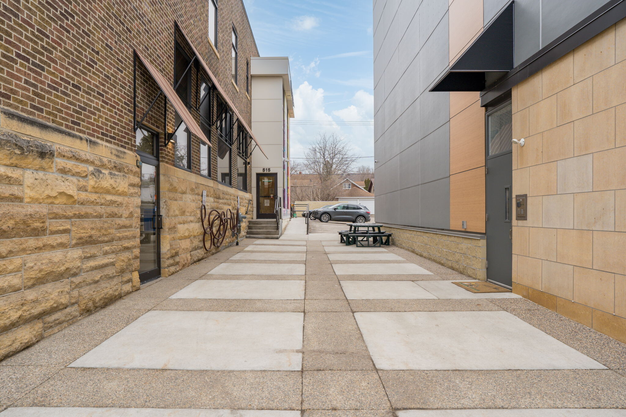 Patio - 513 N Riverfront Dr