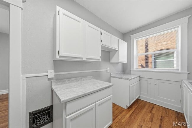 Building Photo - 4643 Evans Ave