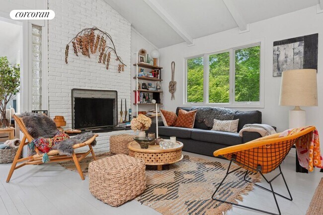 Building Photo - 19 Highwood