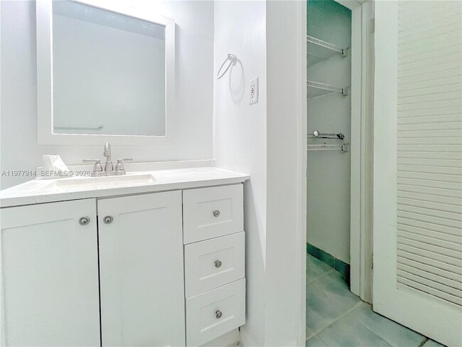 Building Photo - 192 SW 62nd Terrace