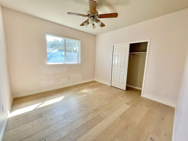 Building Photo - 707 Belmark Ct