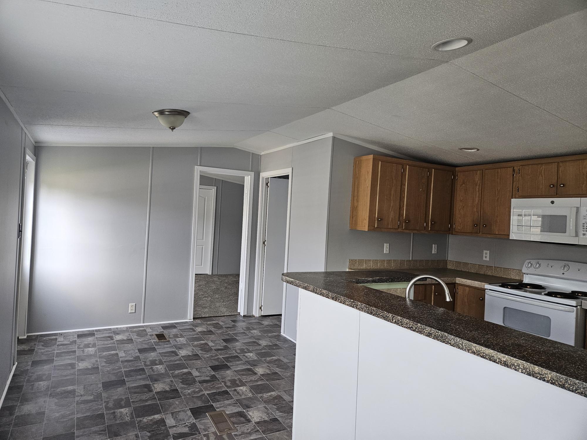 Building Photo - 71 Lynnwood Cir