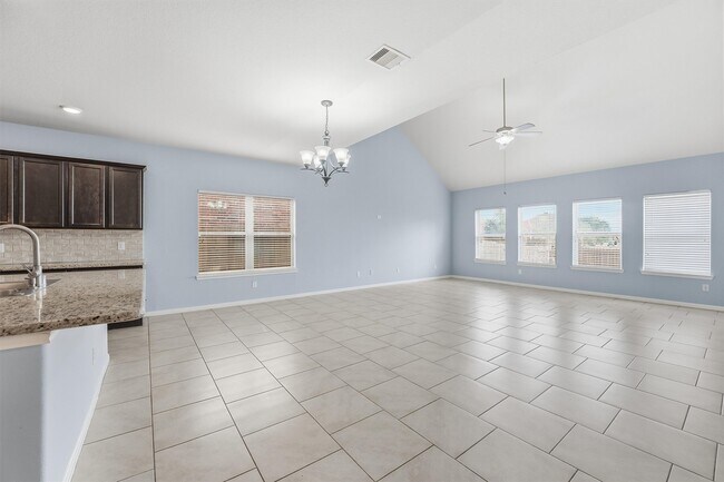 Building Photo - 719 Longstreet Dr