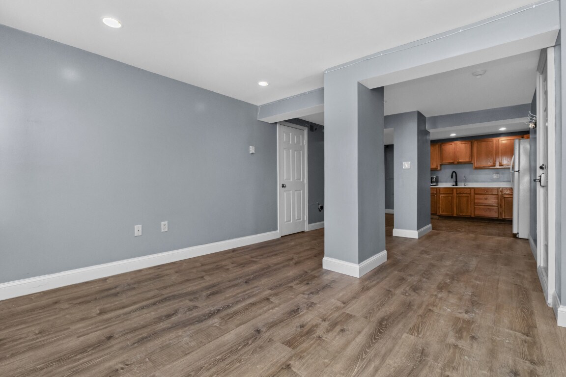 Building Photo - 2 Centre Street Ter