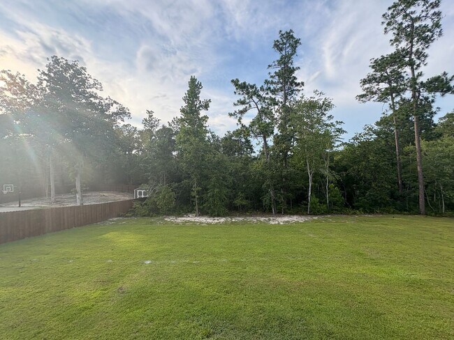 Building Photo - Gorgeous 4 Bed, 2.5 Bath Home in Fayetteville
