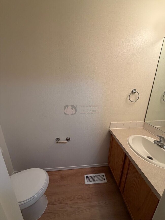 Building Photo - Charter Triplex #2023-LL723