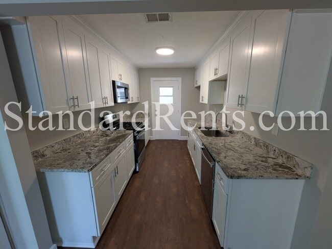 Building Photo - 1770 Wenlock St NW