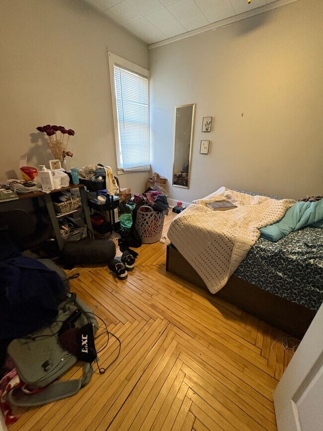 Building Photo - 1527 Ferry St