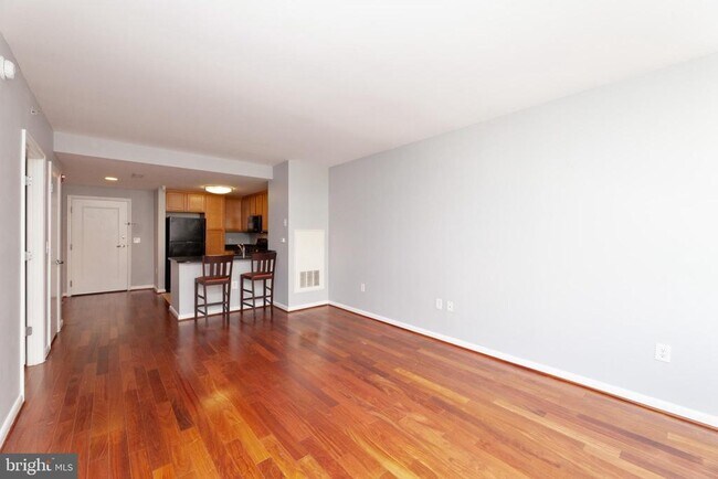 Building Photo - 355 I St SW