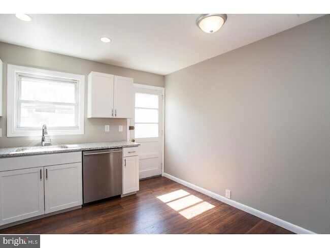 Building Photo - 176 Juniper Rd