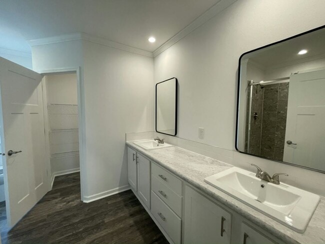 Building Photo - 34669 Ballyhoo Dr