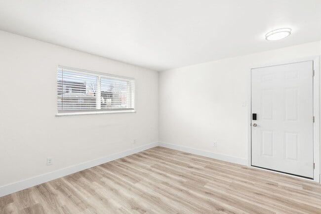 Building Photo - Tower Grove East - Updated 1 Bedroom