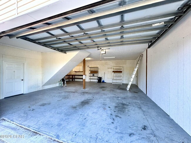 Building Photo - 13800 Pelican St