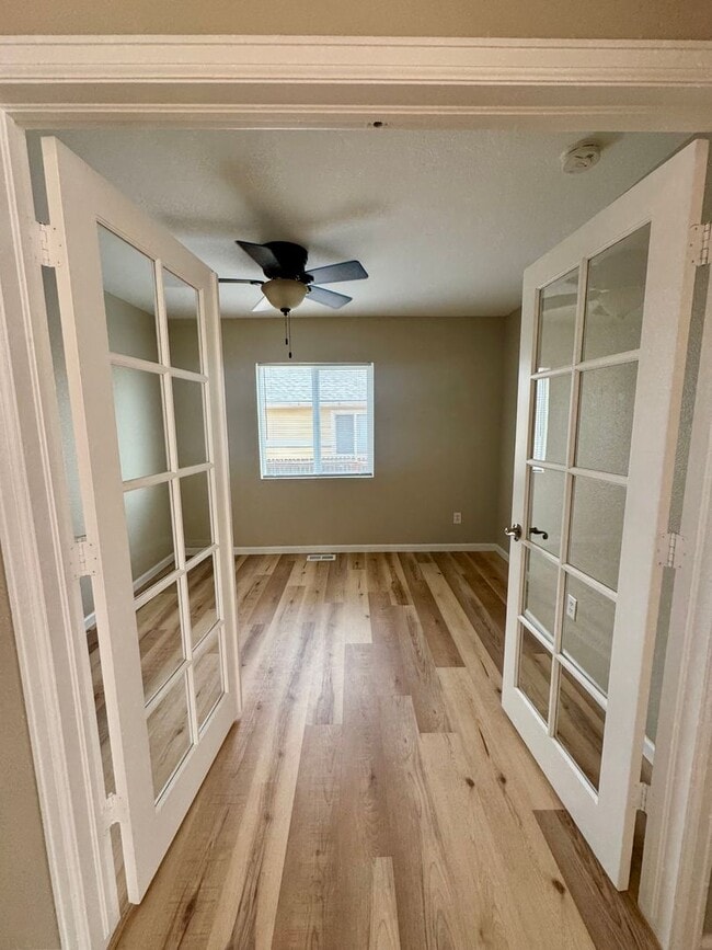 Building Photo - 2 Bedroom +Office in Stratmoor Valley