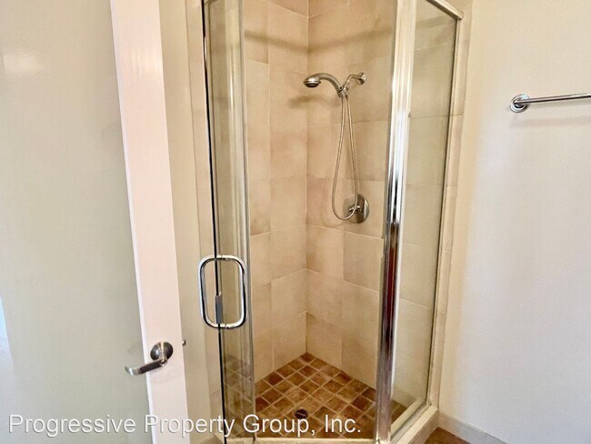 Building Photo - 2 br, 2 bath House - 3184 Mission Street, ...