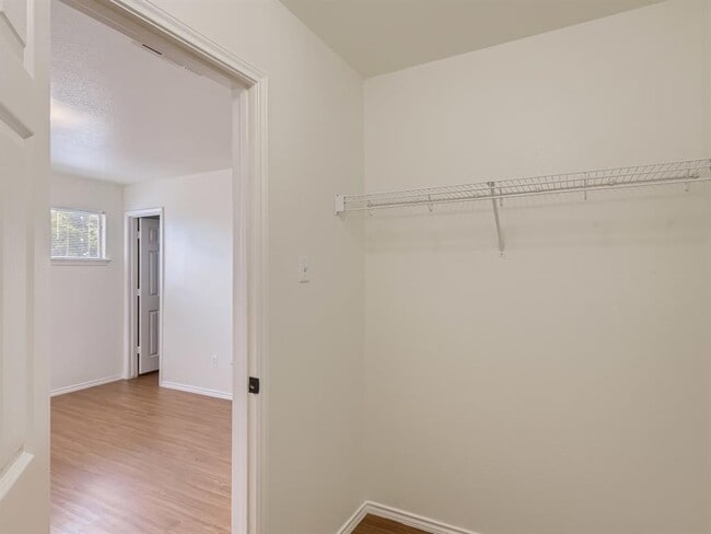 Building Photo - 13913 Harris Ridge Blvd