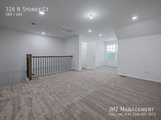Building Photo - 326 N Sydney Ct