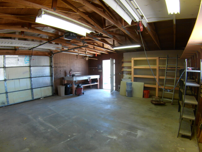 Building Photo - 1195 Baseline Rd