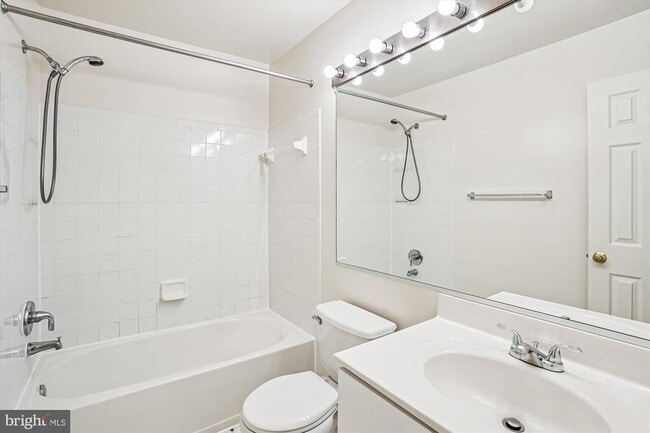 Building Photo - 45482 Pine Trail Terrace