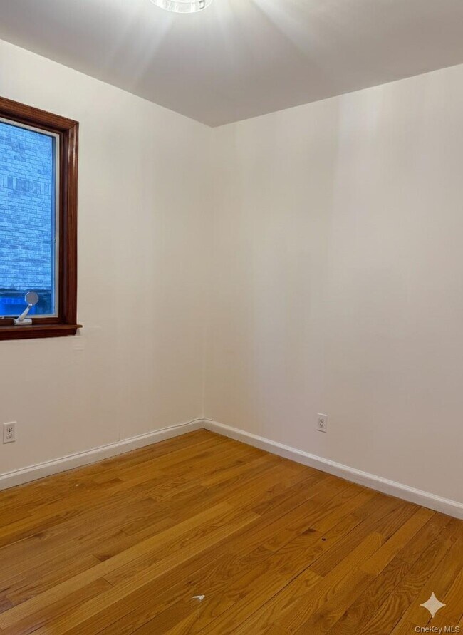 Building Photo - 40-33 191st St