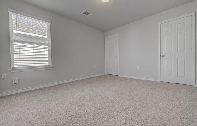 Building Photo - 11820 Coyote Call Way