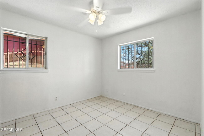 Building Photo - 5709 Hemmingway Dr