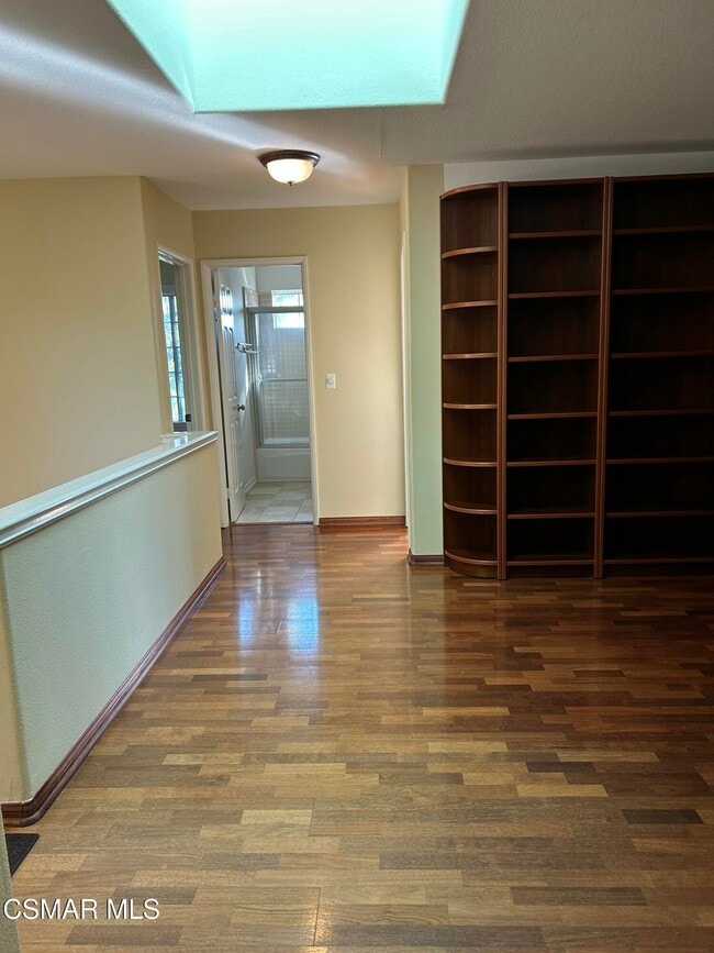 Building Photo - 5608 Roundtree Pl