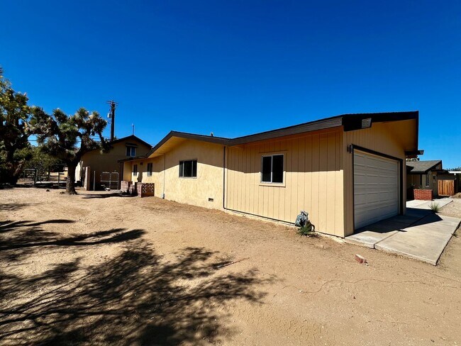 Building Photo - 56769 Joshua Dr