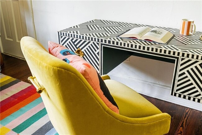 Building Photo - 1031 Austin Ave NE