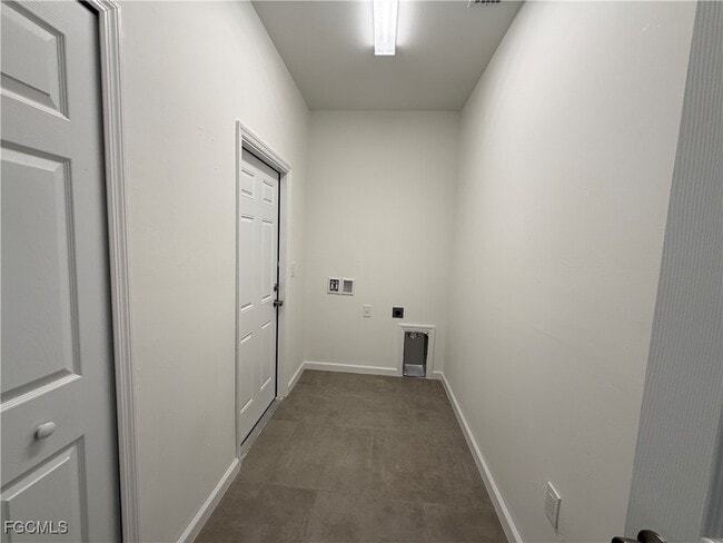 Building Photo - 443 Lampion Ave S