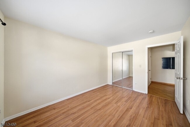 Building Photo - 8 Jennifer Dr