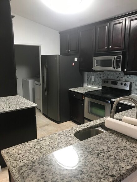 Building Photo - 11286 Hyde Pointe Ct