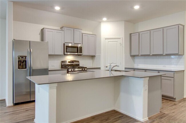 Building Photo - 1320 Chad Dr