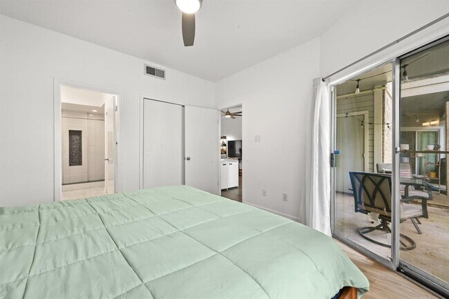 Building Photo - 2450 Wickersham Ln