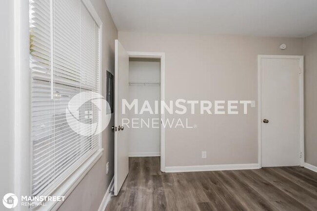 Building Photo - 2309 S 37Th St, Louisville, KY 40211