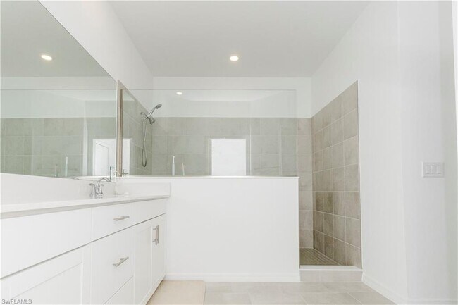 Building Photo - 5680 Melbourne Ct