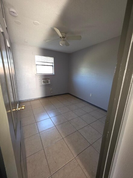 Building Photo - 7843 Sail St