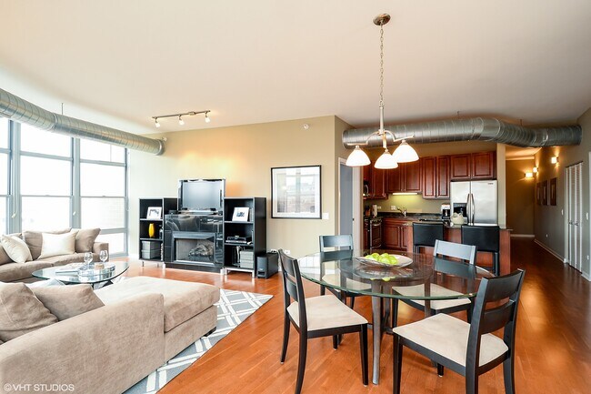 Building Photo - 1200 W Monroe St