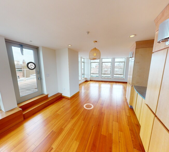 Building Photo - 93 Winthrop St