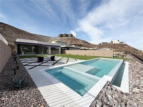 Building Photo - 702 Blackrock Rim Dr