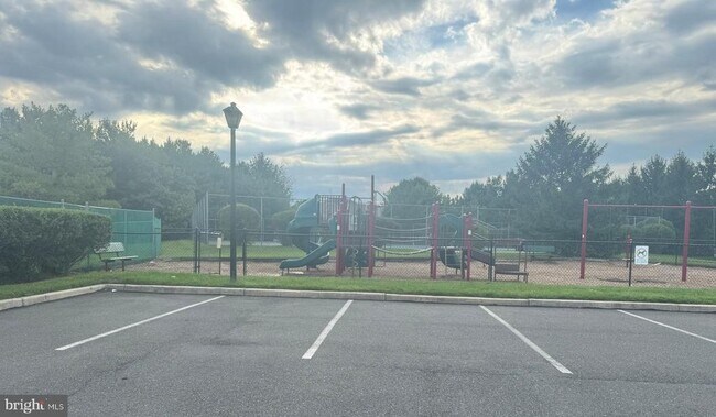 Building Photo - 401 Kirby Way