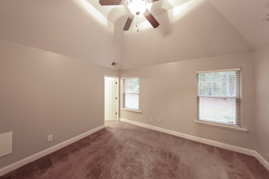 Building Photo - 141 Stonebriar Dr