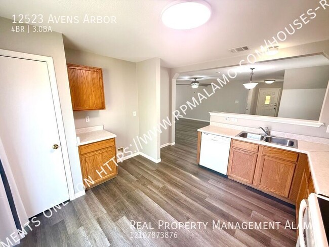 Building Photo - 12523 Avens Arbor