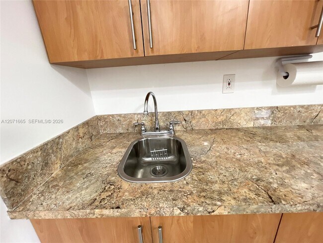 Building Photo - 3054 NW 18th St