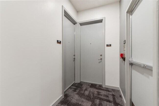 Building Photo - 507 Sabine St