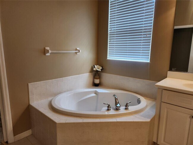 Building Photo - 6496 Rookery Cir