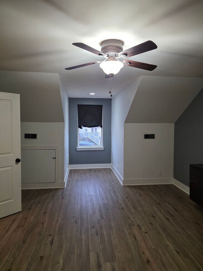 Building Photo - Large 3 Bedroom Townhouse in South Nashville