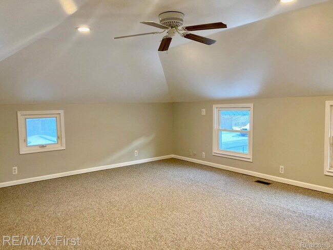 Building Photo - 611 Fairgrove Ave