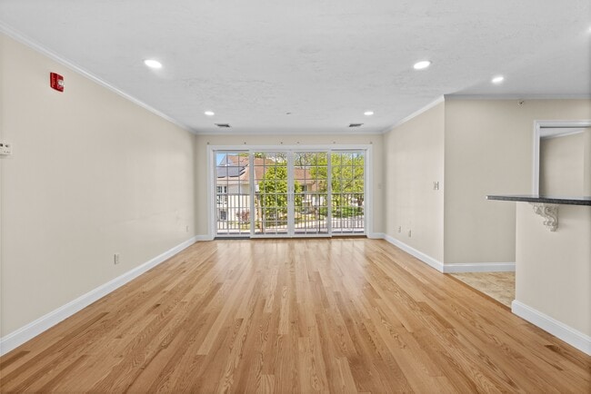 Building Photo - 57 Dedham Ave